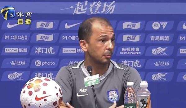 埃斯特乌:伤情?抱歉,不能给对手递情报